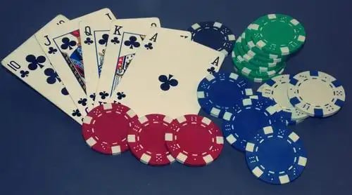 Responsive mobile interface for sports and casino-style entertainment